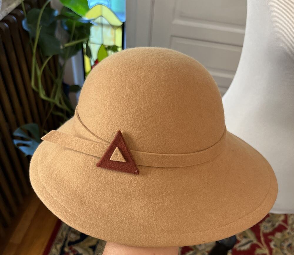 Vintage Betmar New York 100% Wool Cloche Women Hat OS Derby Church Camel Brown